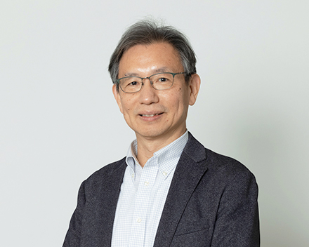 侯 召民